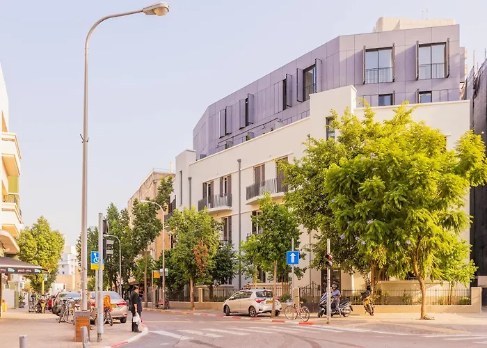 Boutique Patio Apartments Next To Rothschild Blvd