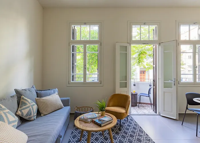 Boutique Patio Apartments Next To Rothschild Blvd