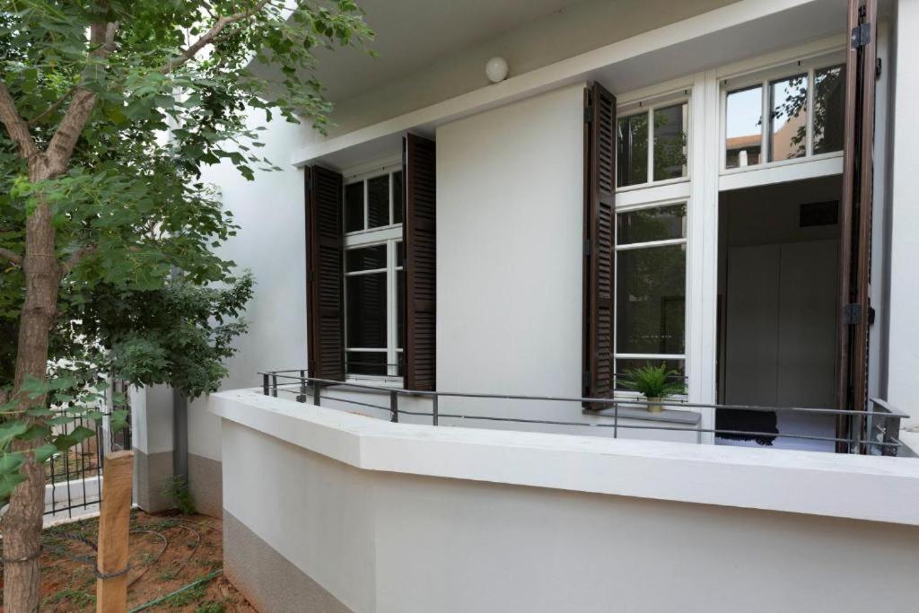Boutique Patio Next To Rothschild Blvd Apartment Tel Aviv
